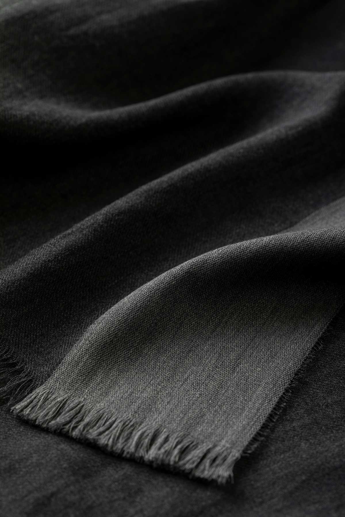 Johnstons of Elgin Ribbon Edge Tissue Merino Wool Scarf in Grey WD001799RU7242ONE