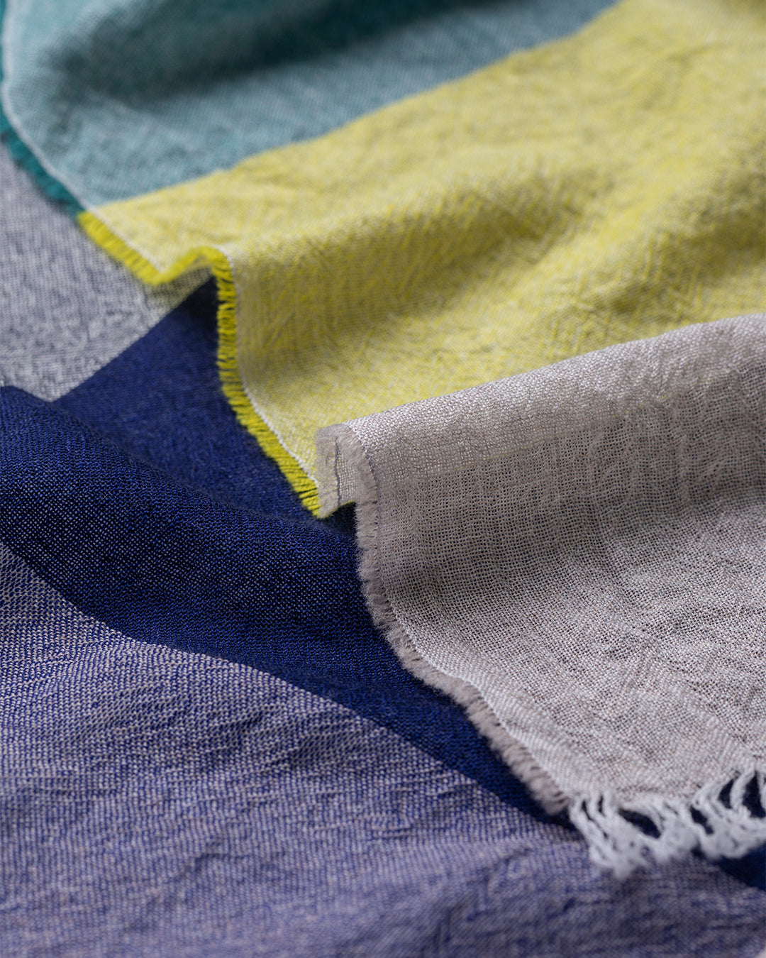 JOHNSTONS OF ELGIN ETHIE BLOCK CHECK SCARF NAVY & LIME GREEN 100% WOOL WD001986RU7717ONE