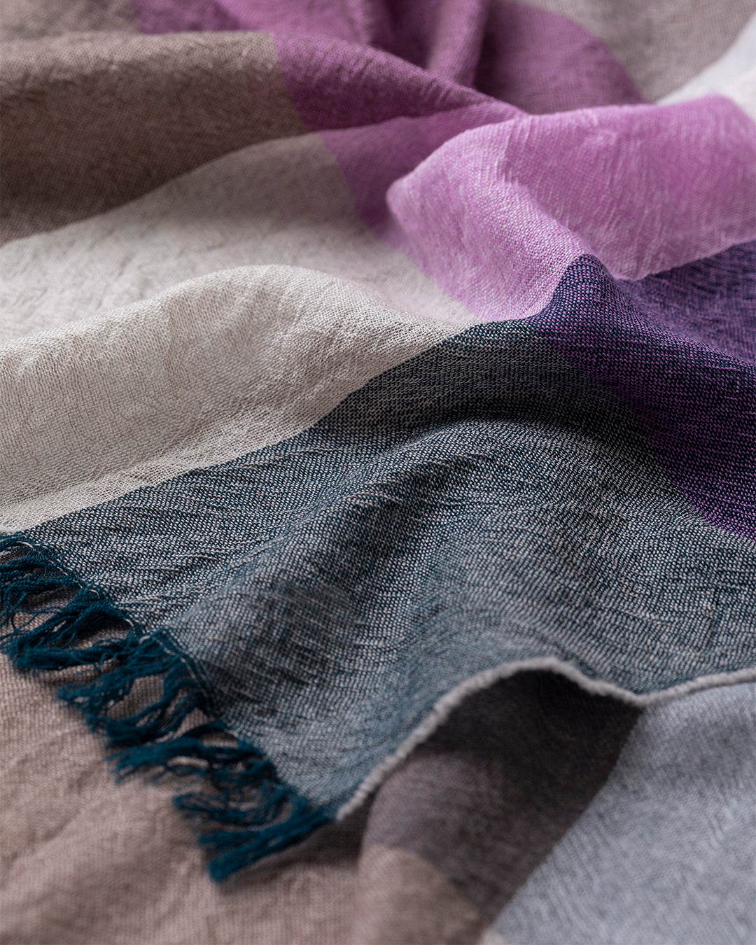 JOHNSTONS OF ELGIN ETHIE BLOCK CHECK SCARF NATURAL & PINK 100% WOOL WD001986RU7718ONE