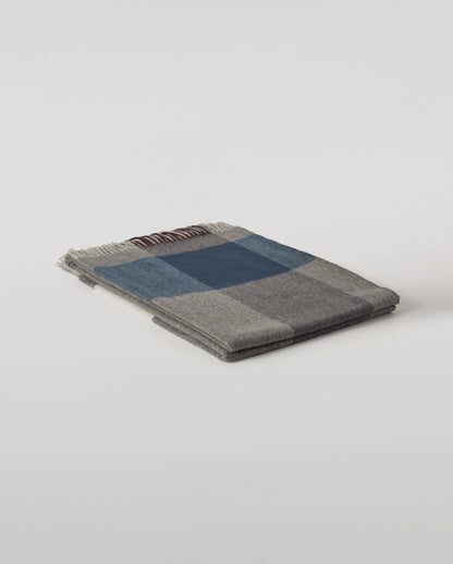 Johnstons of Elgin Block Border Throw in 100% Wool, Grey, WDC01871RU7830ONE