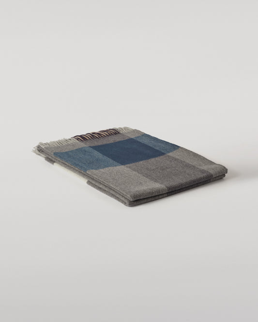 Johnstons of Elgin Block Border Throw in 100% Wool, Grey, WDC01871RU7830ONE