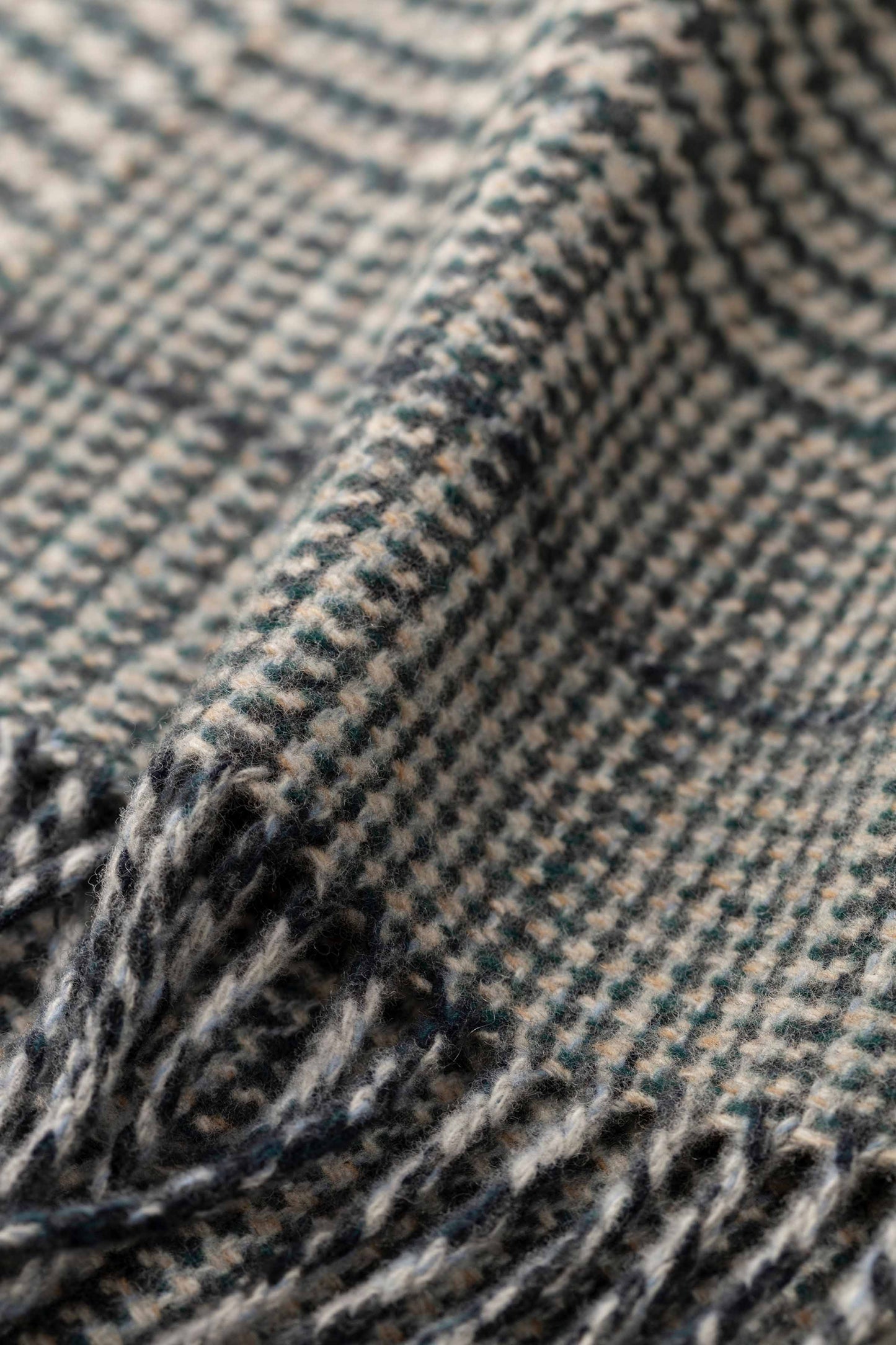 Johnstons of Elgin Bottle Green Tweed Scarf WDC01923RU7652ONE