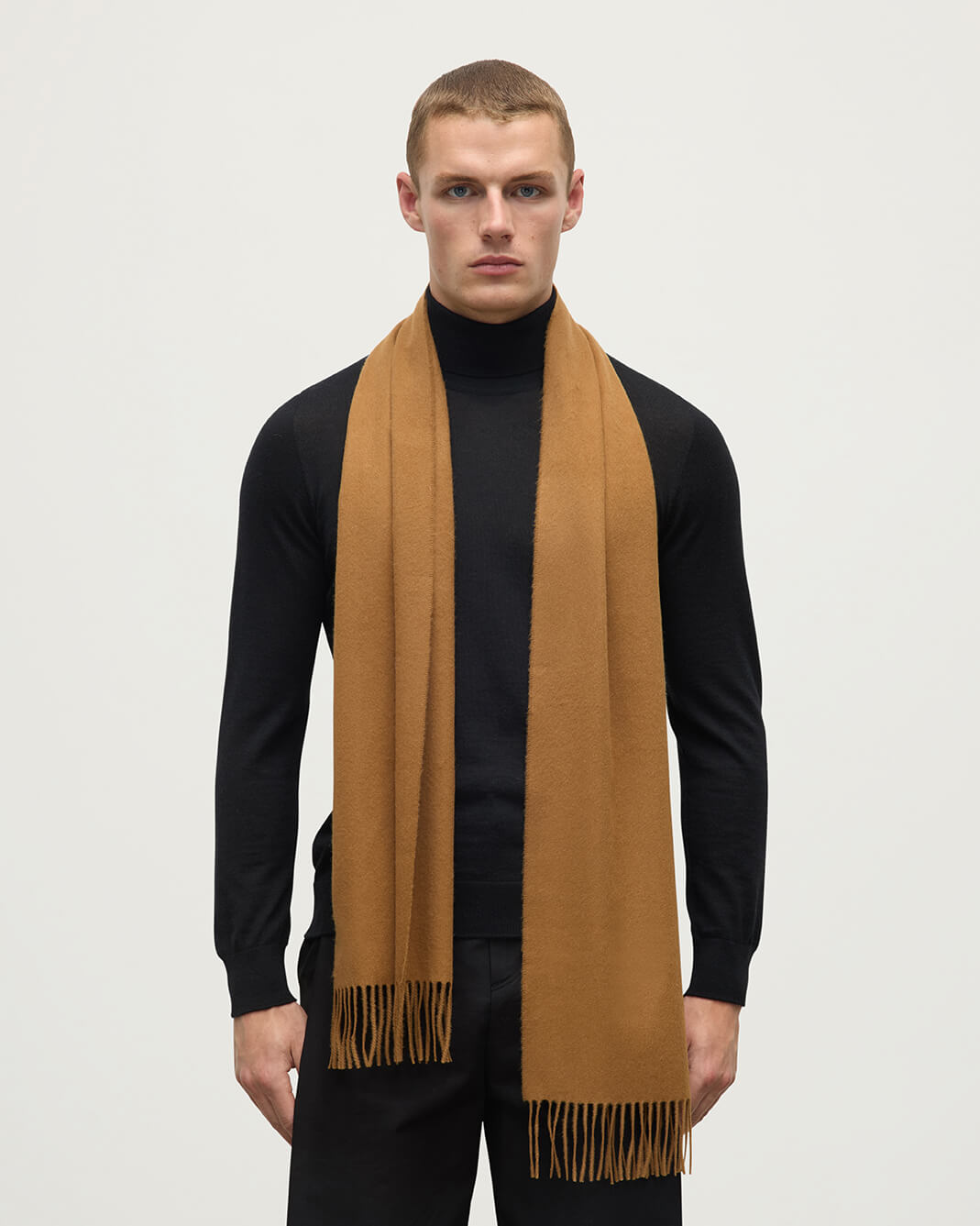 Unisex 100% Pure Vicuña Scarf in Brown – Johnstons of Elgin