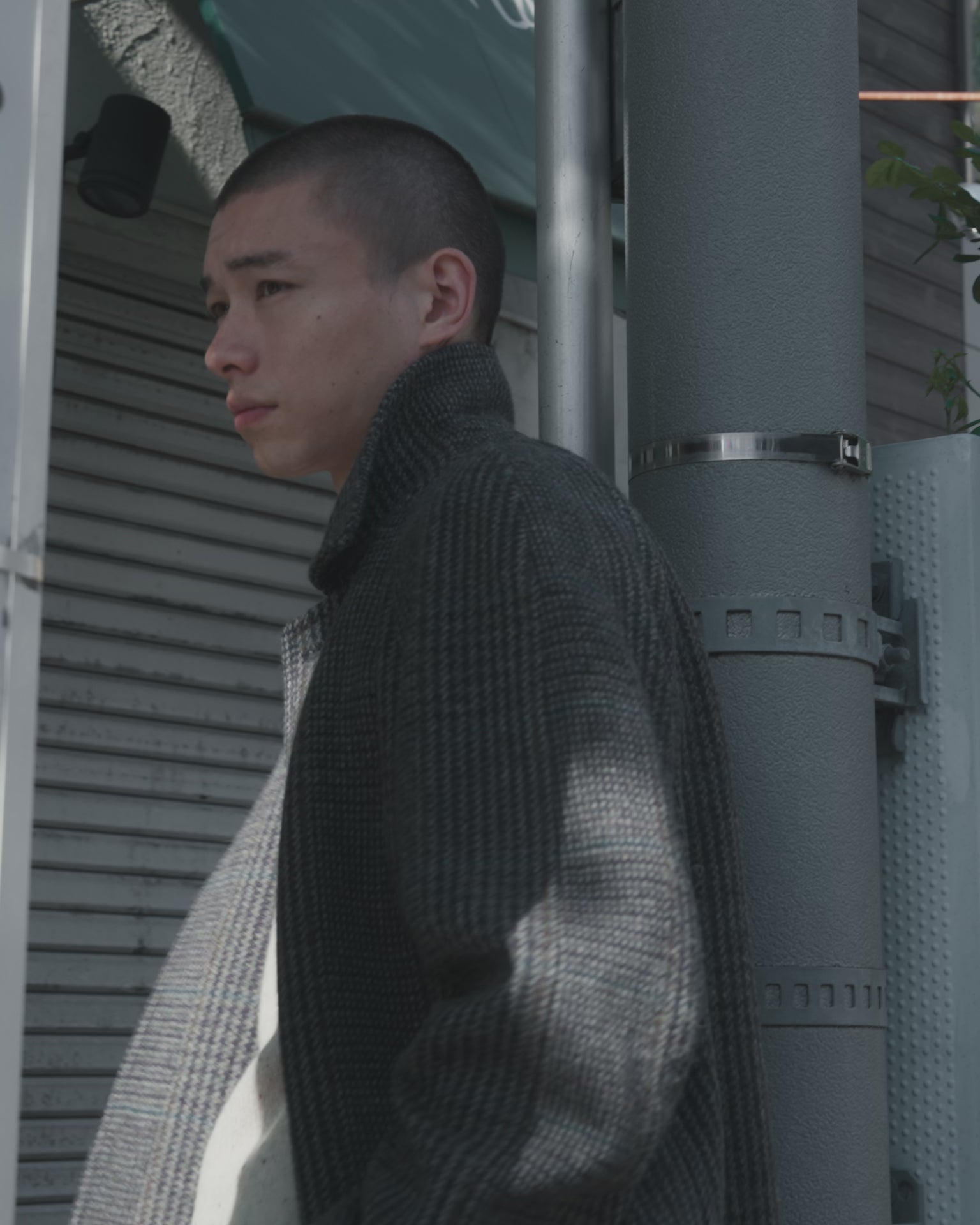 Johnstons of Elgin AW25 Men's Tailoring Dark Slate Glen Urquhart The Balmacaan' Coat | Dark Slate Check TD000475RU7678