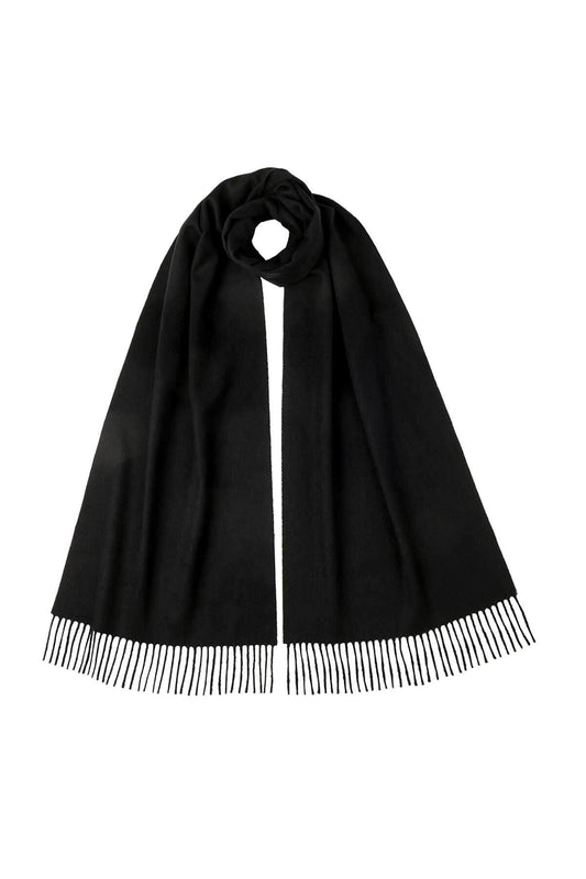 Johnstons of Elgin Ultrafine Merino Wool Scarf in Black on a white background WDC01797SA0900N/A